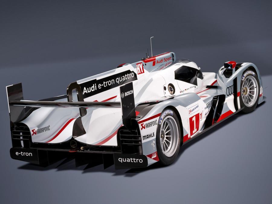  Audi R18 e-Tron Quattro 2012 года  (фото 37 из 42)